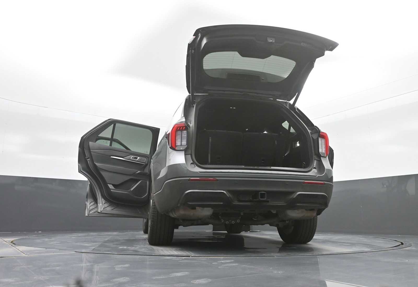 Used 2025 Ford Explorer ST-Line w/ ST-Line Street Pack image 42