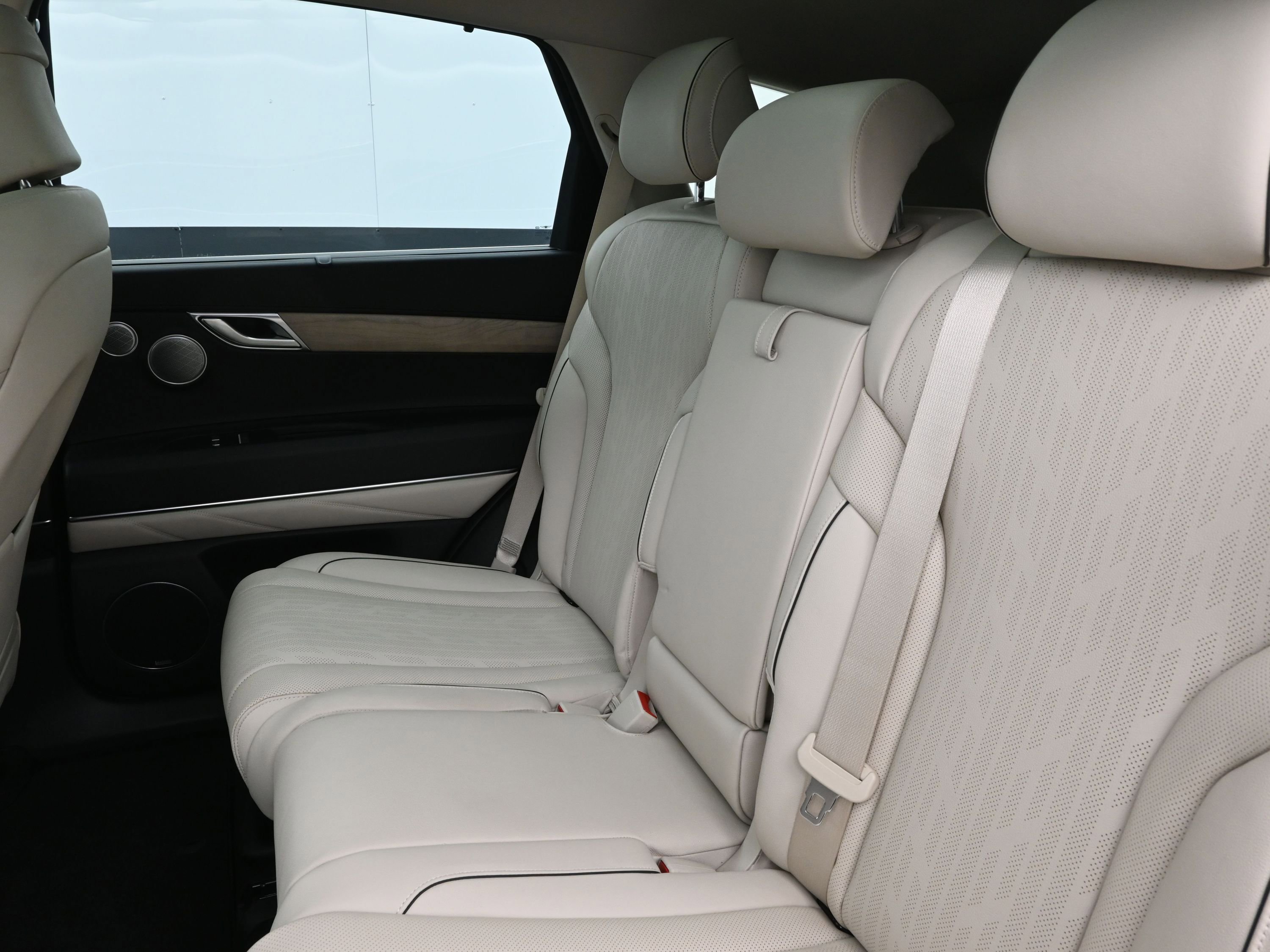 Used 2022 Genesis GV80 2.5T w/ Prestige Package 04 image 23