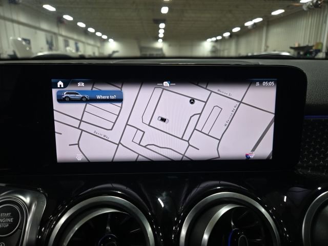 Used 2025 Mercedes-Benz GLB 250 4MATIC image 7