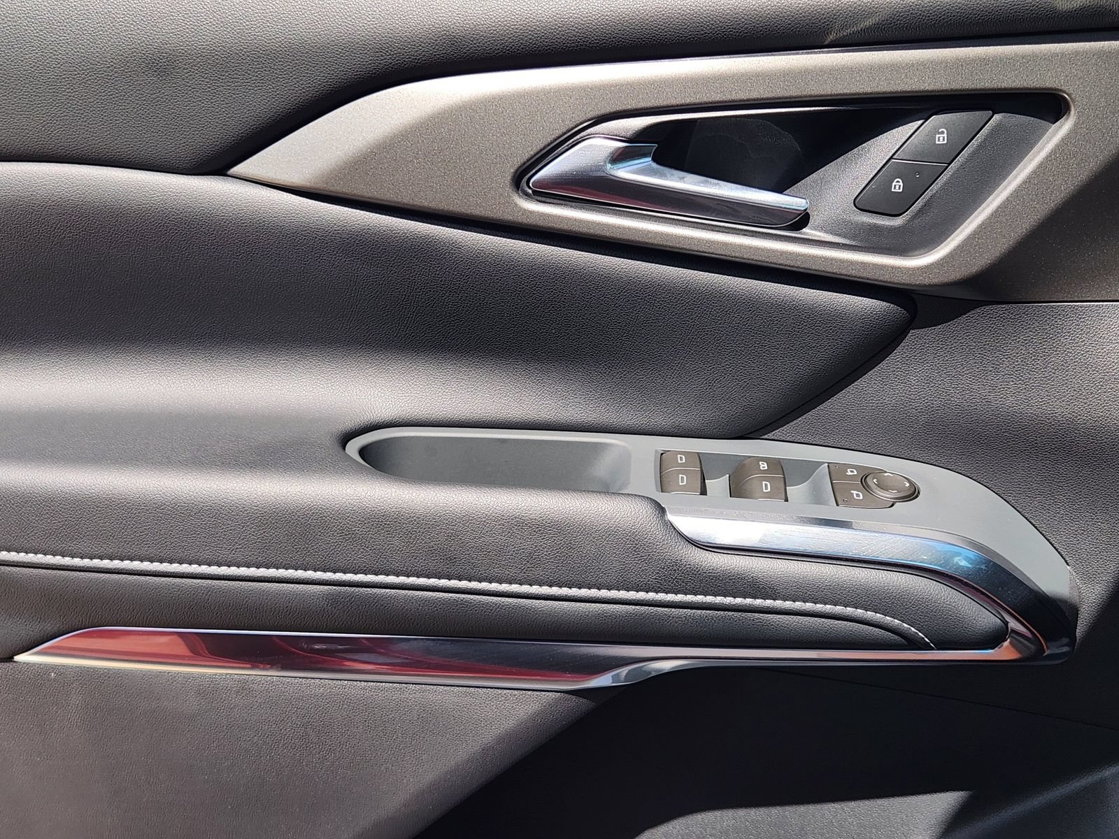 New 2026 Chevrolet Traverse LT w/ Midnight/Sport Edition FWD image 21