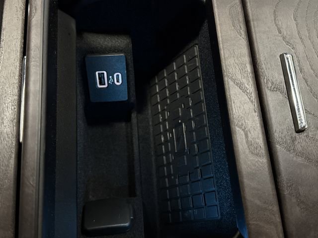 Used 2024 Lincoln Navigator L Reserve AWD/4WD image 25