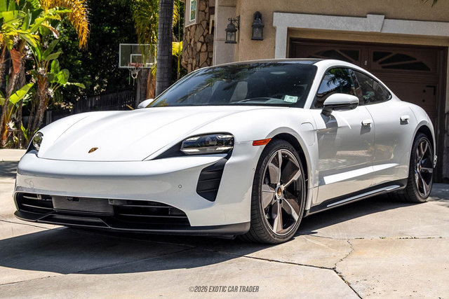 Used 2023 Porsche Taycan RWD image 12