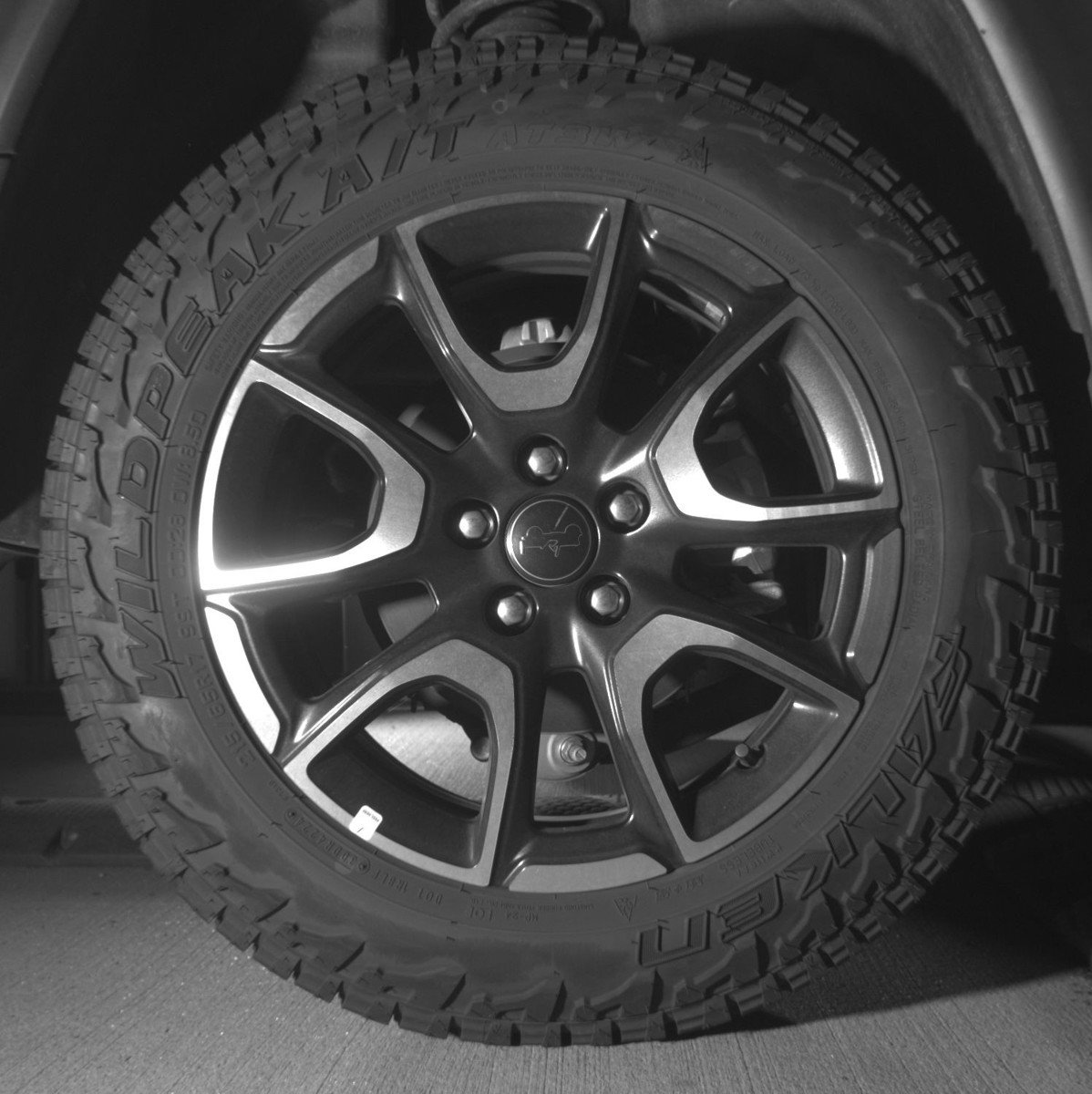 Used 2025 Jeep Compass Trailhawk AWD/4WD image 15