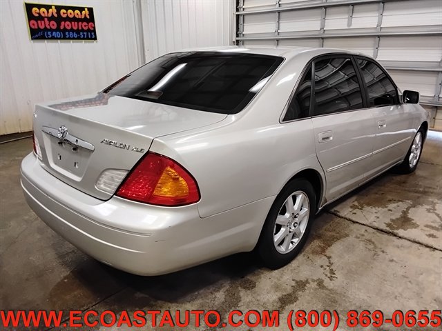 Used 2000 Toyota Avalon XLS FWD image 3