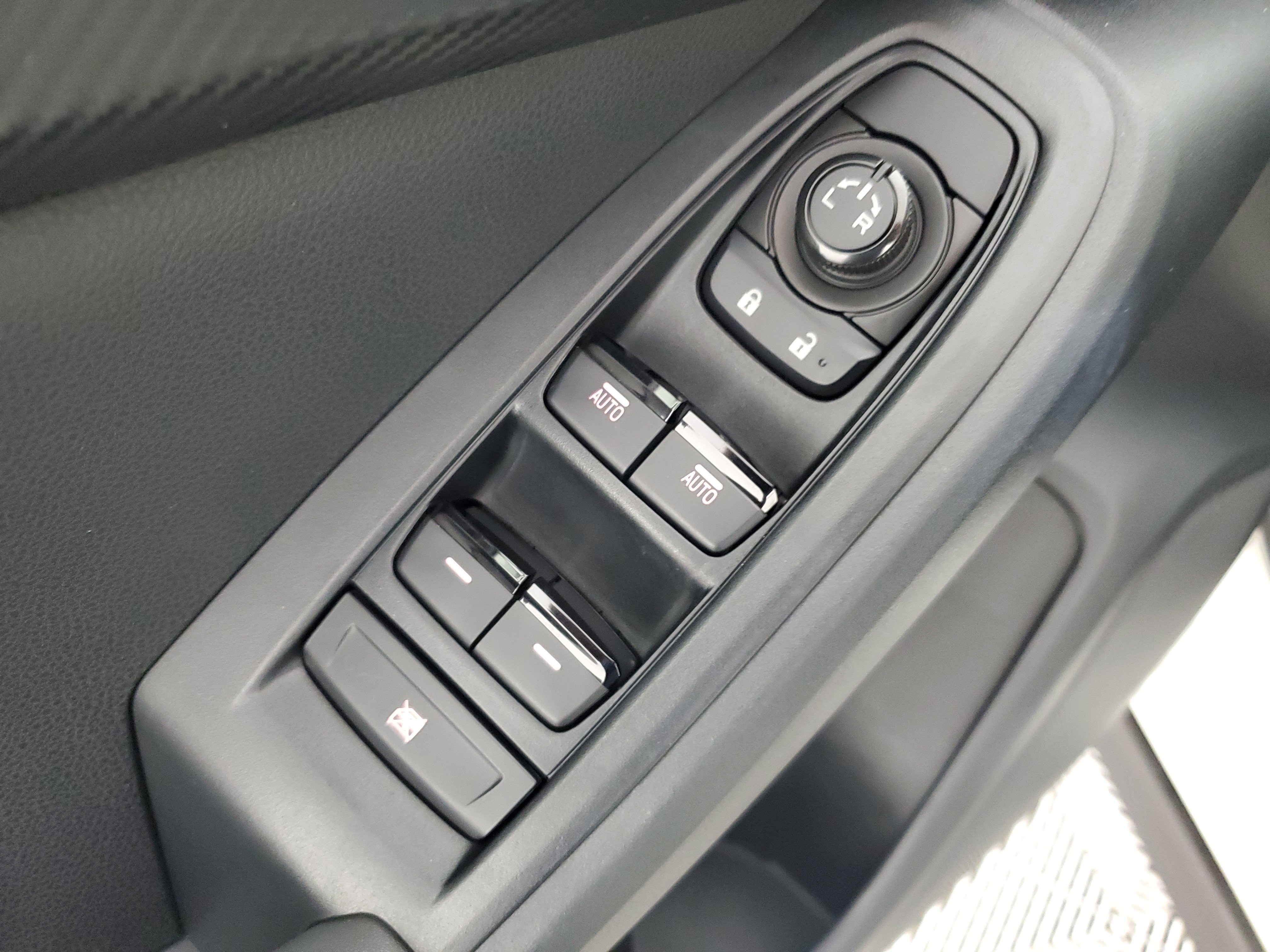 Used 2025 Subaru Crosstrek 2.0i Premium w/ Crosstrek Mirror Package image 28