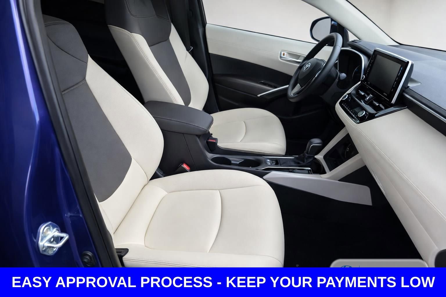 Used 2022 Toyota Corolla Cross XLE w/ Convenience Package FWD image 14