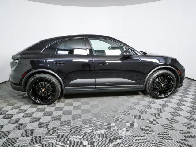 Certified 2025 Porsche Macan Electric RWD image 28