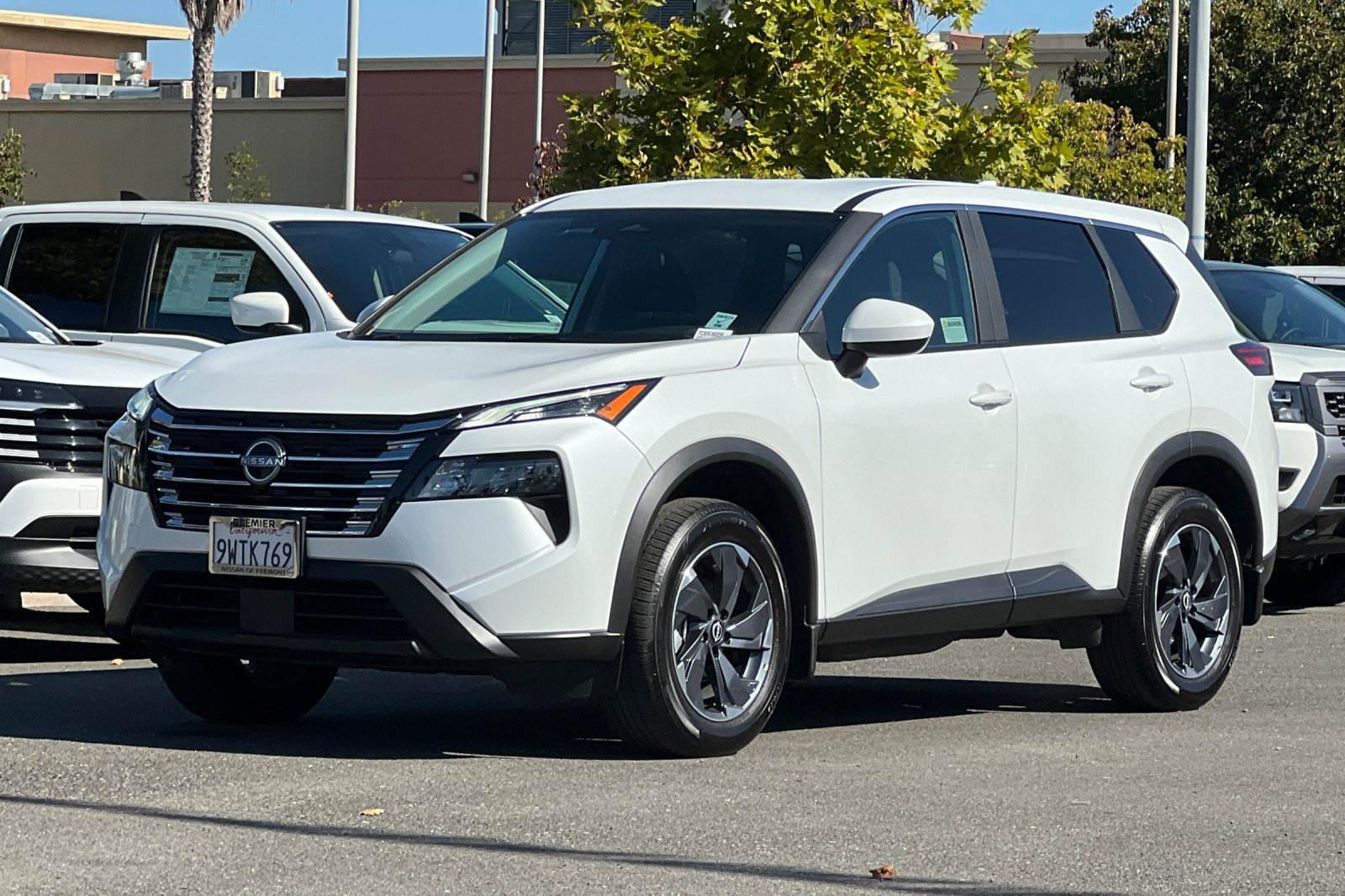 Certified 2026 Nissan Rogue SV FWD image 8