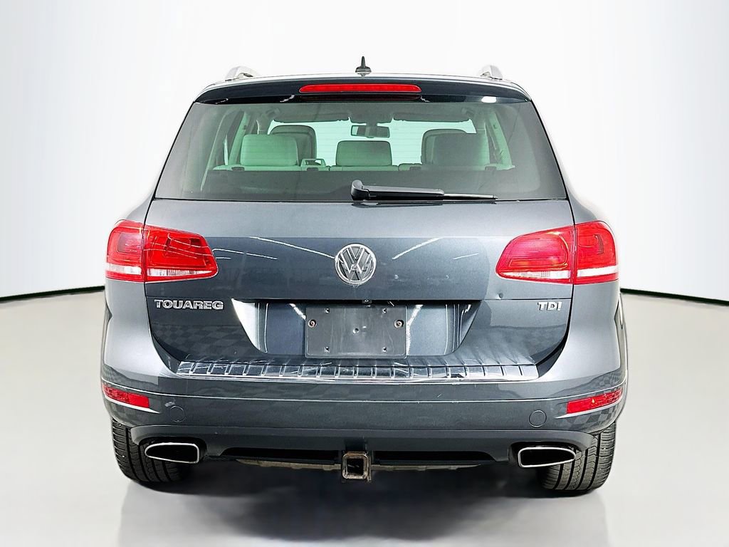 Used 2013 Volkswagen Touareg TDI image 7