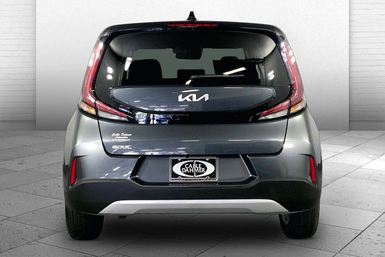 Certified 2025 Kia Soul LX FWD image 3