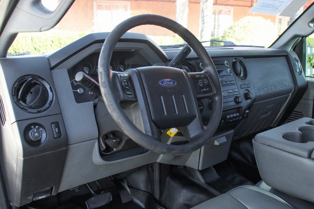 Used 2016 Ford F550 2WD Crew Cab Super Duty image 17