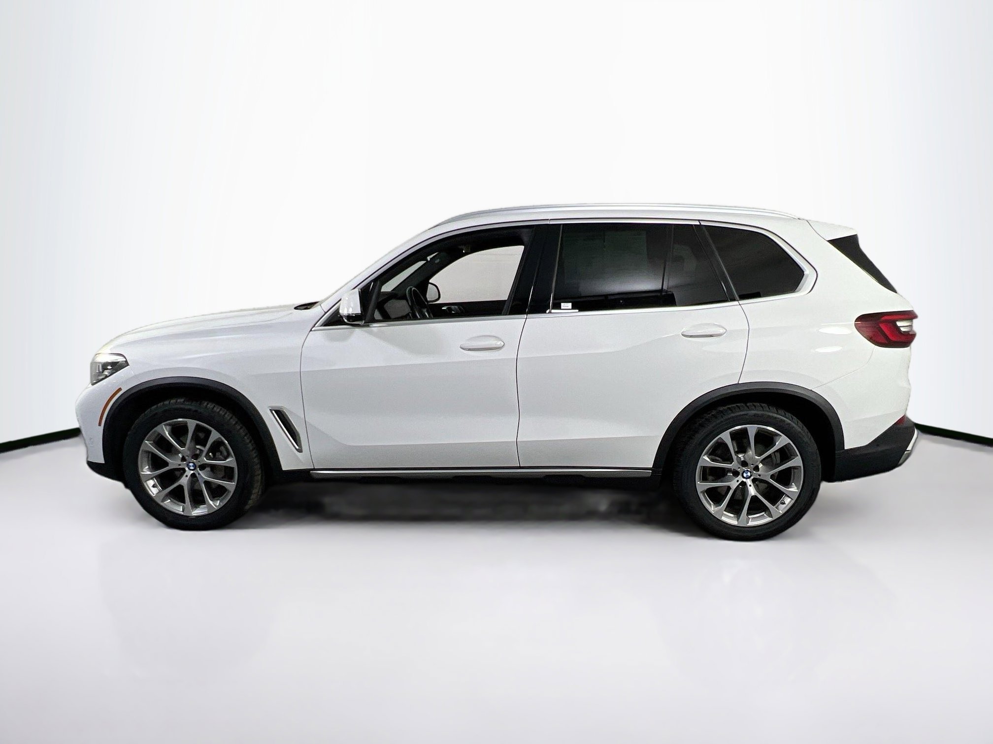 Used 2022 BMW X5 xDrive40i w/ Premium Package AWD/4WD image 8