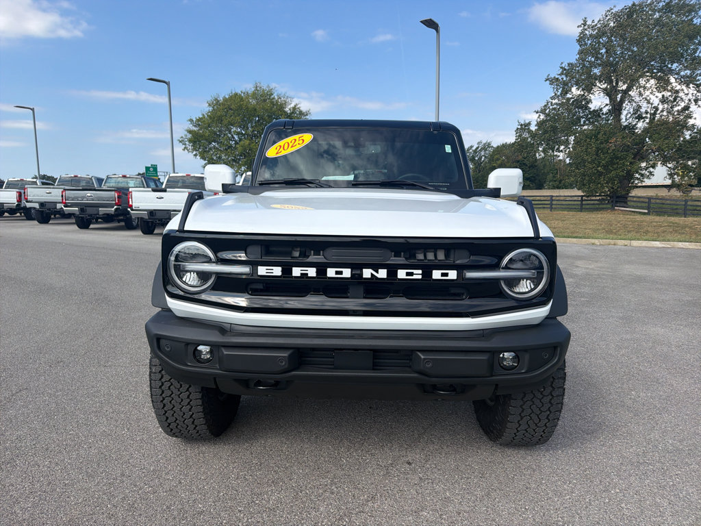Used 2025 Ford Bronco Outer Banks w/ Sasquatch Package AWD/4WD image 2