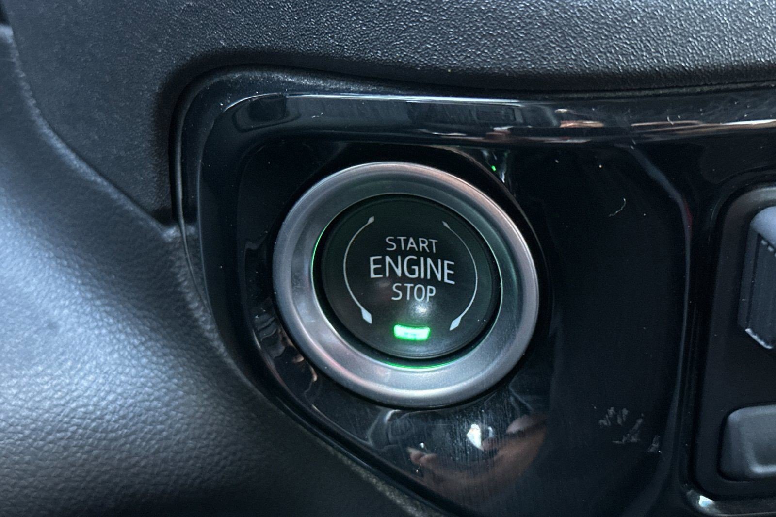 Certified 2025 GMC Sierra 1500 SLT AWD/4WD image 44