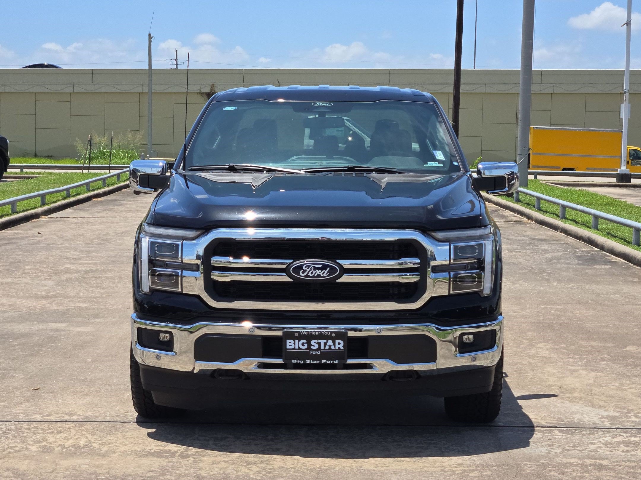 Used 2025 Ford F150 Lariat AWD/4WD image 11