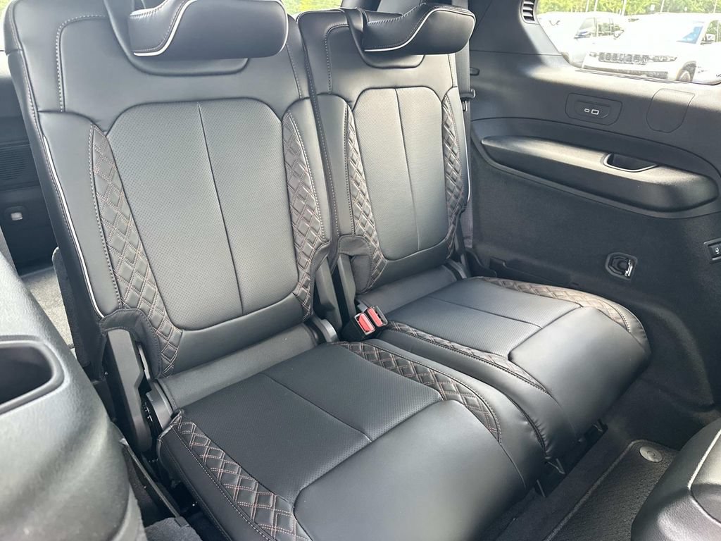 New 2026 Jeep Grand Cherokee L Summit w/ Obsidian Package AWD/4WD image 18