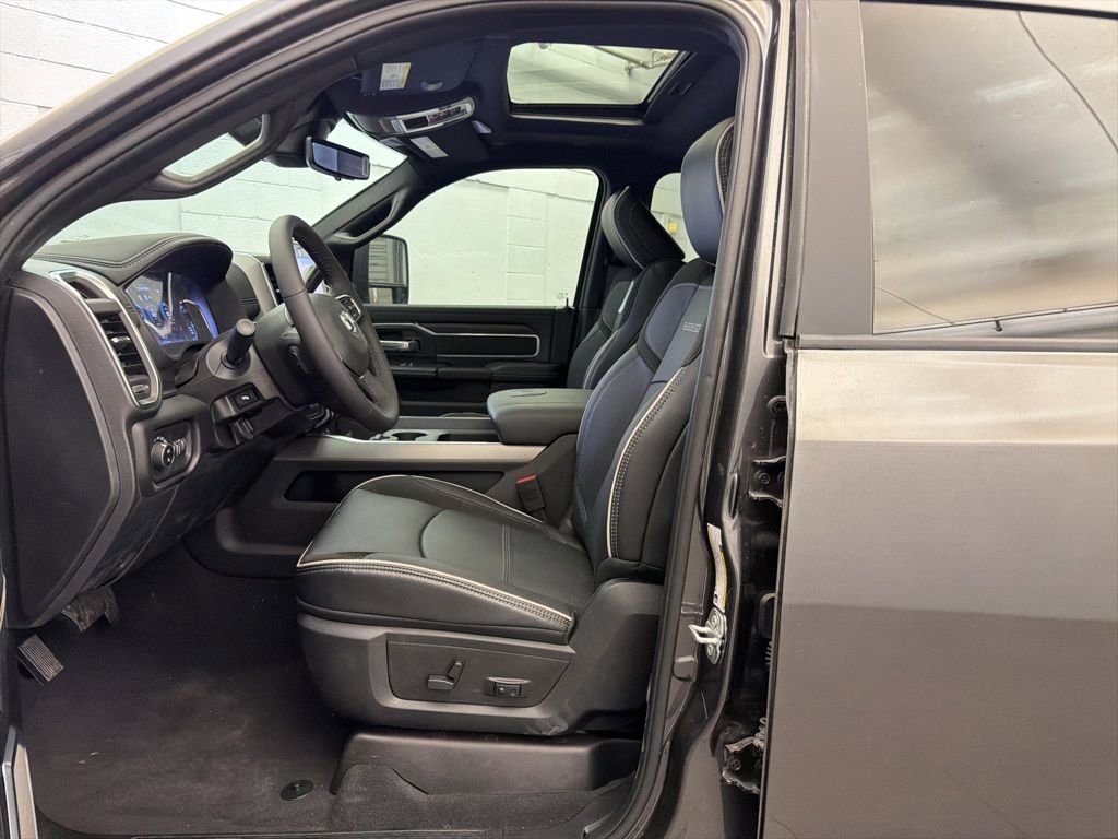 New 2026 RAM 2500 Laramie AWD/4WD image 22