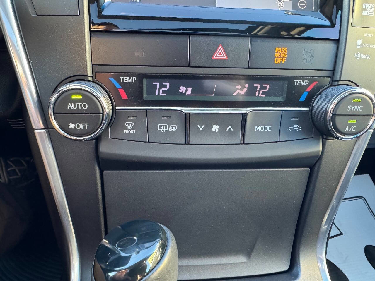 Used 2015 Toyota Camry XSE image 23