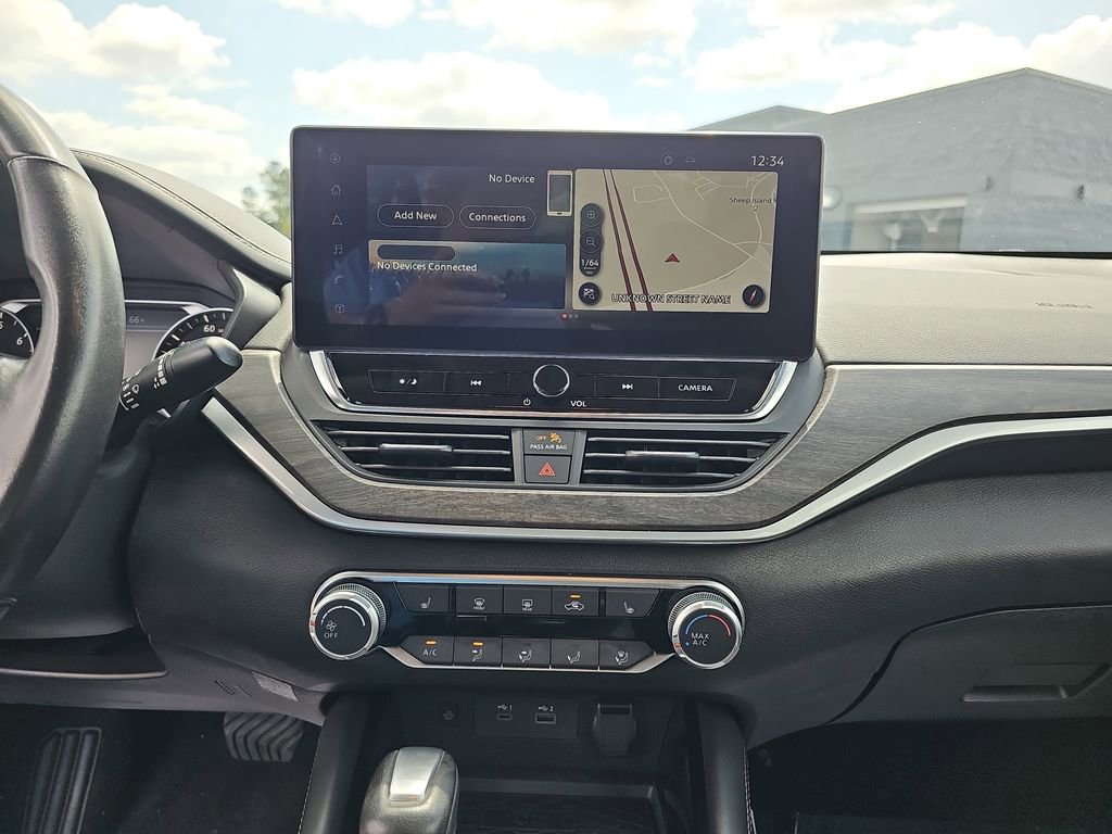 Used 2023 Nissan Altima 2.5 SV w/ SV Premium Package image 24