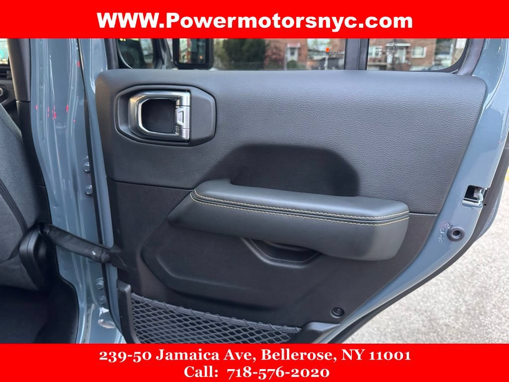 Used 2025 Jeep Wrangler Unlimited Sahara w/ Safety Group AWD/4WD image 22