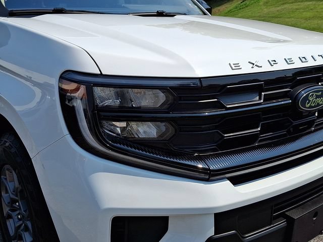 Used 2025 Ford Expedition Max Active RWD image 11