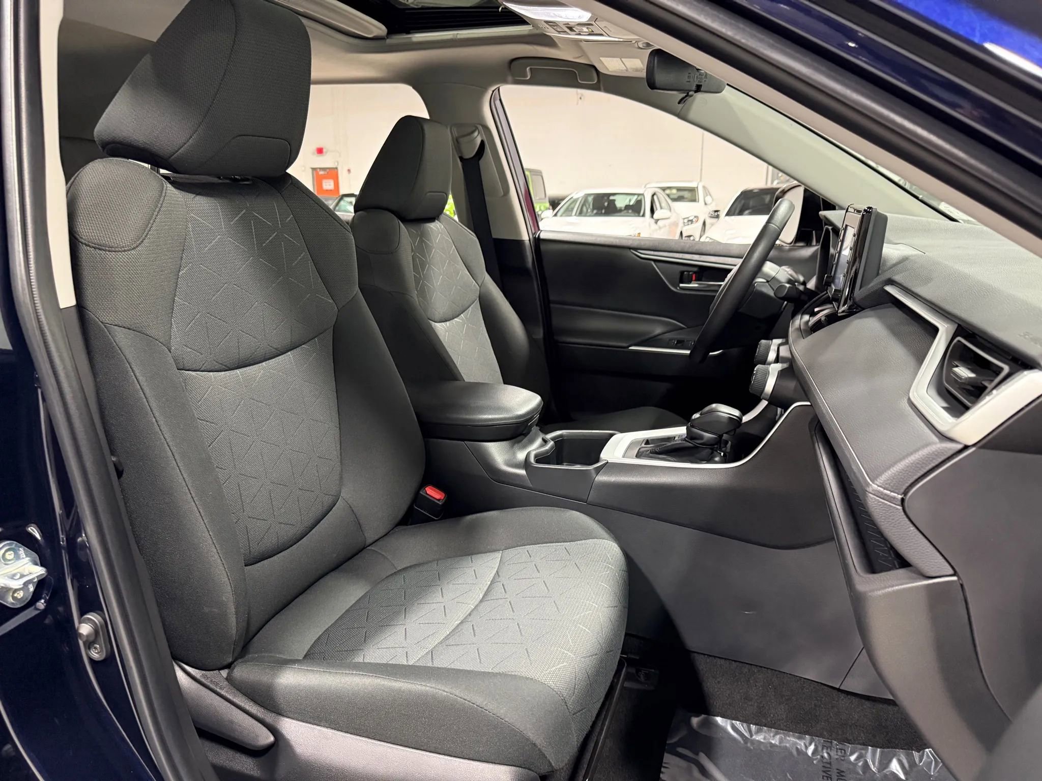 Used 2022 Toyota RAV4 XLE w/ Convenience Package image 47