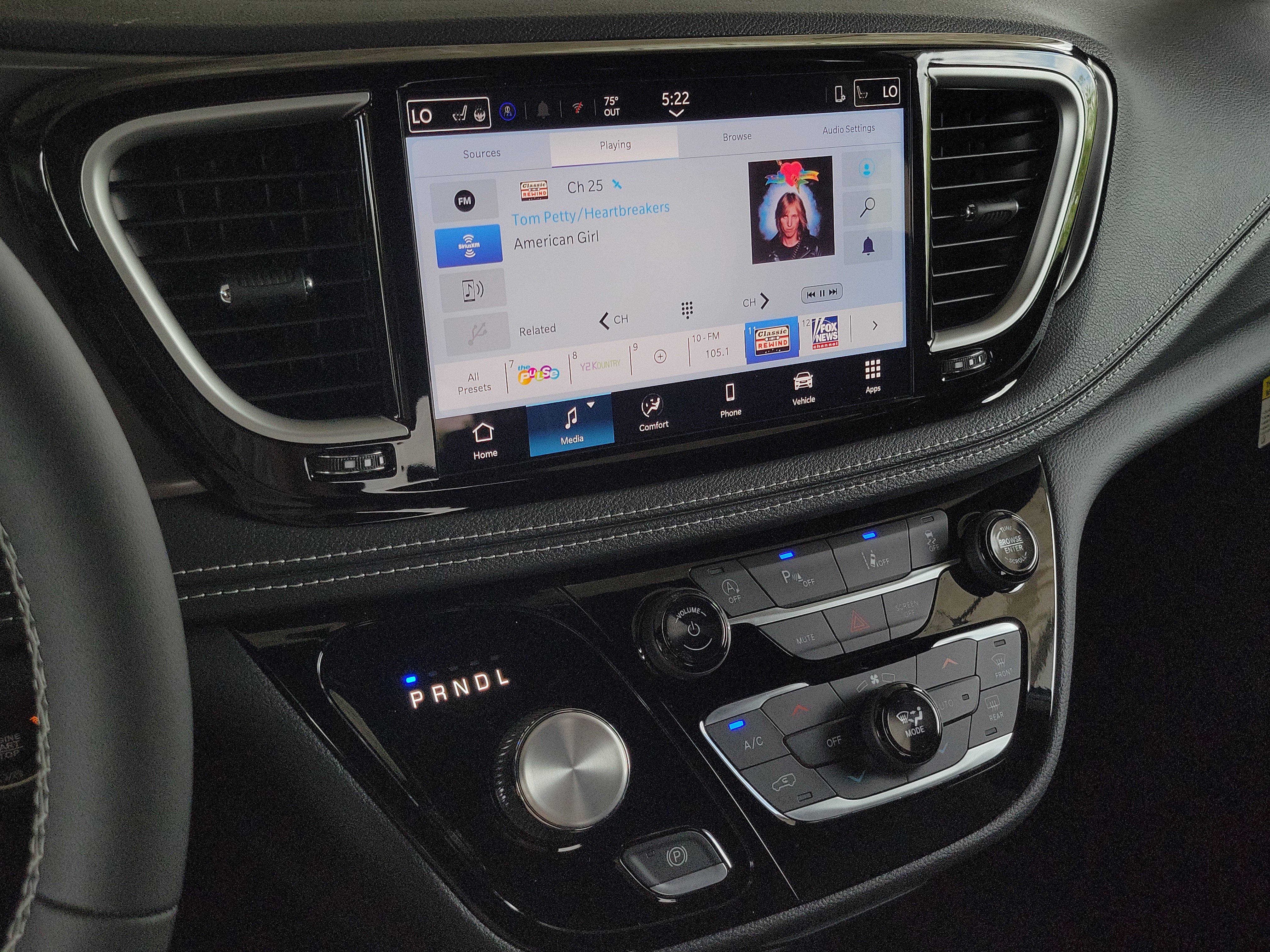 New 2026 Chrysler Pacifica Select FWD image 28