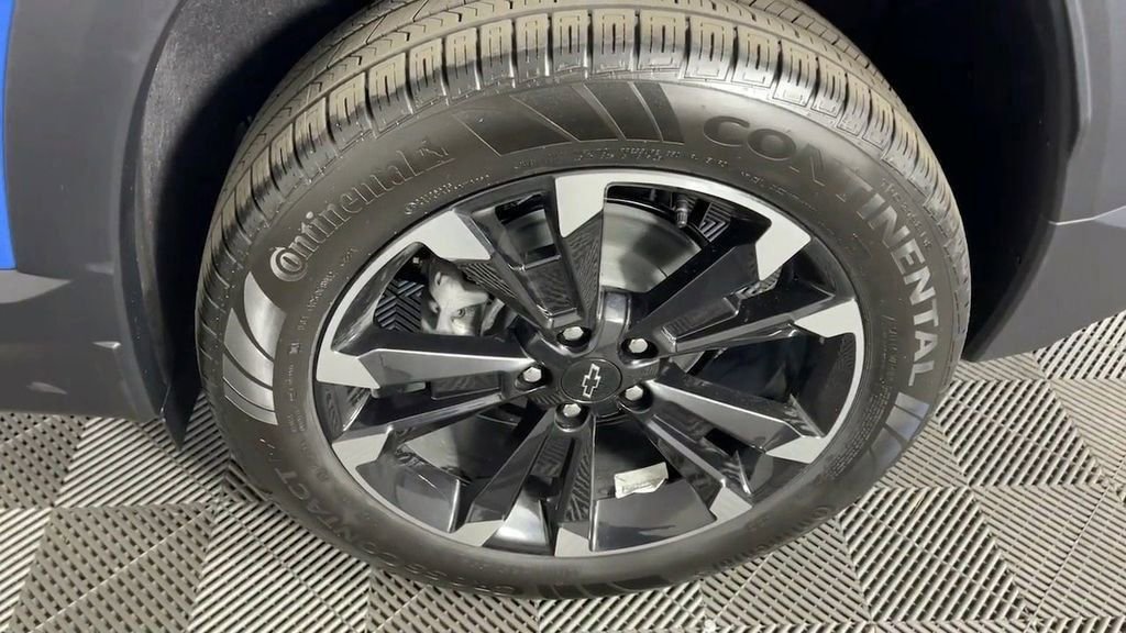 New 2025 Chevrolet Equinox RS image 32