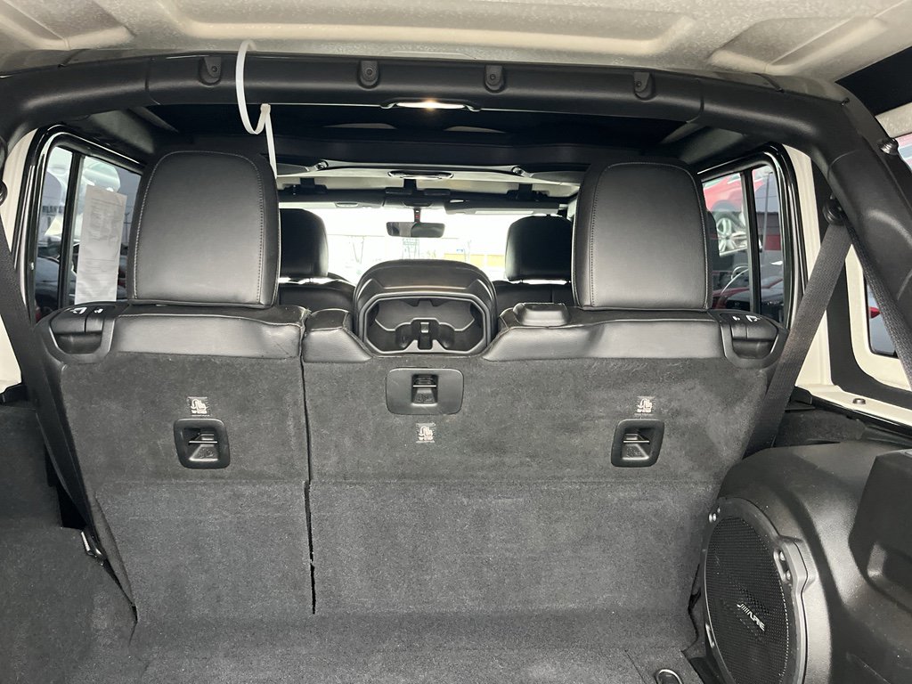 Used 2018 Jeep Wrangler Unlimited Sahara image 25