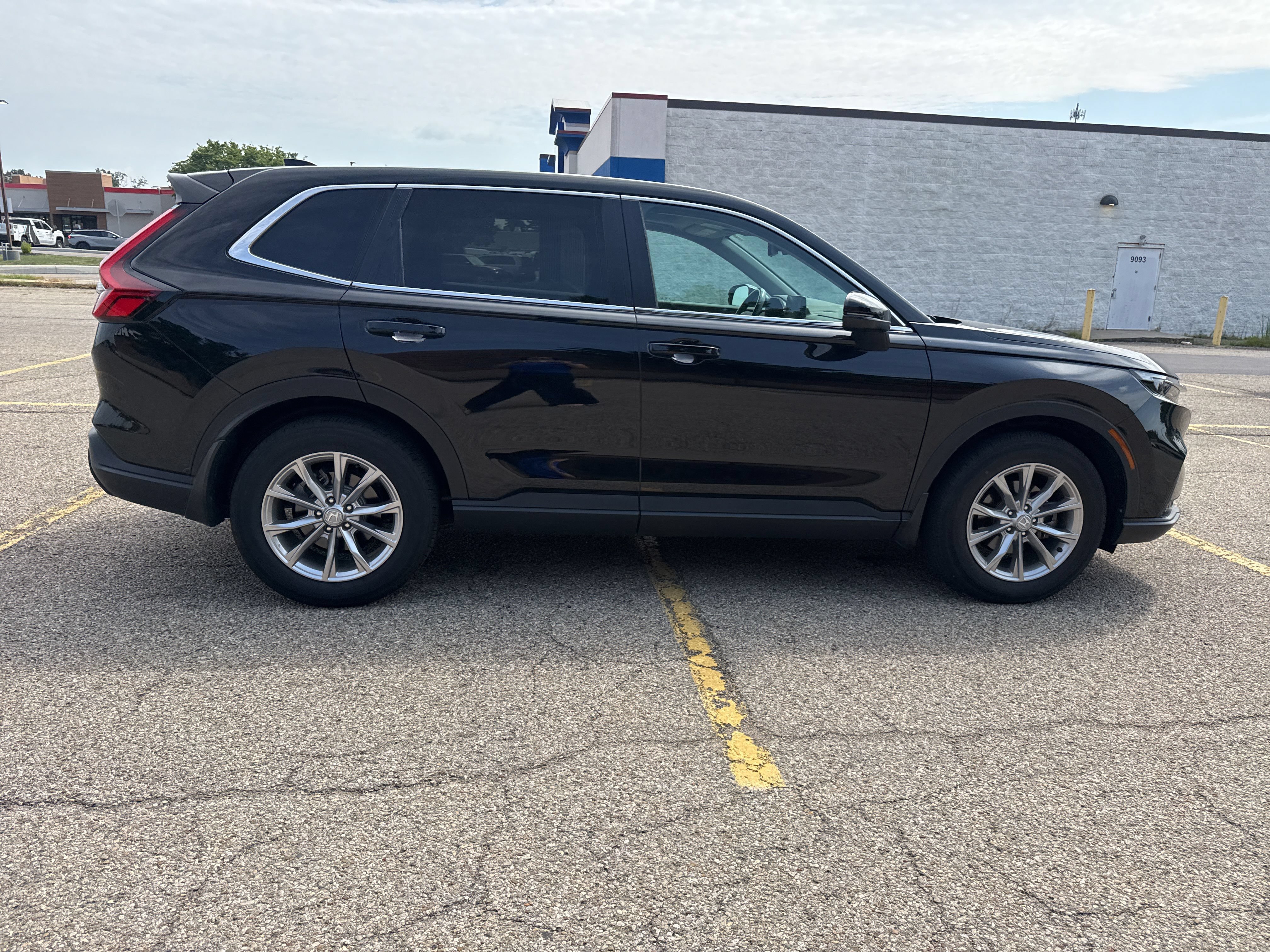 Used 2024 Honda CR-V EX-L image 27
