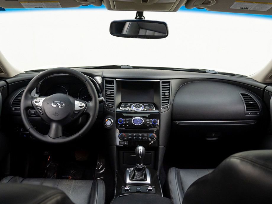 Used 2017 INFINITI QX70 AWD w/ Premium Package image 10