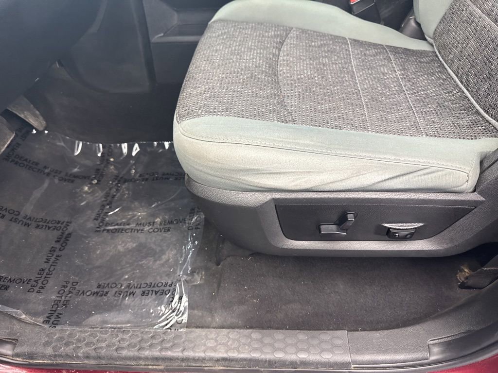 Used 2019 RAM 1500 Classic SLT w/ SLT Plus D￩cor Group AWD/4WD image 30