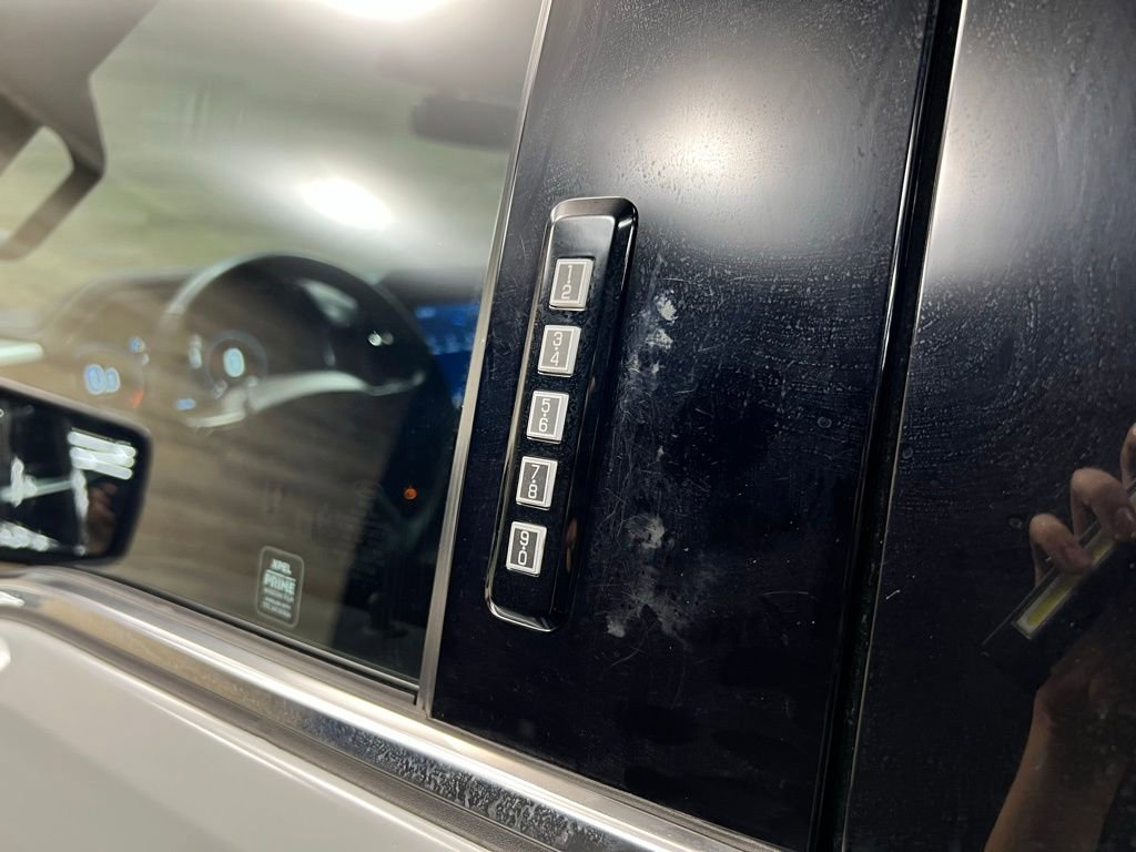 Used 2023 Ford F150 Lariat w/ Trailer Tow Package image 28