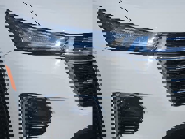 Used 2023 Chevrolet Traverse LT image 8