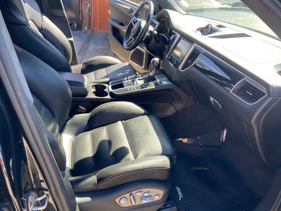 Used 2015 Porsche Macan Turbo image 29