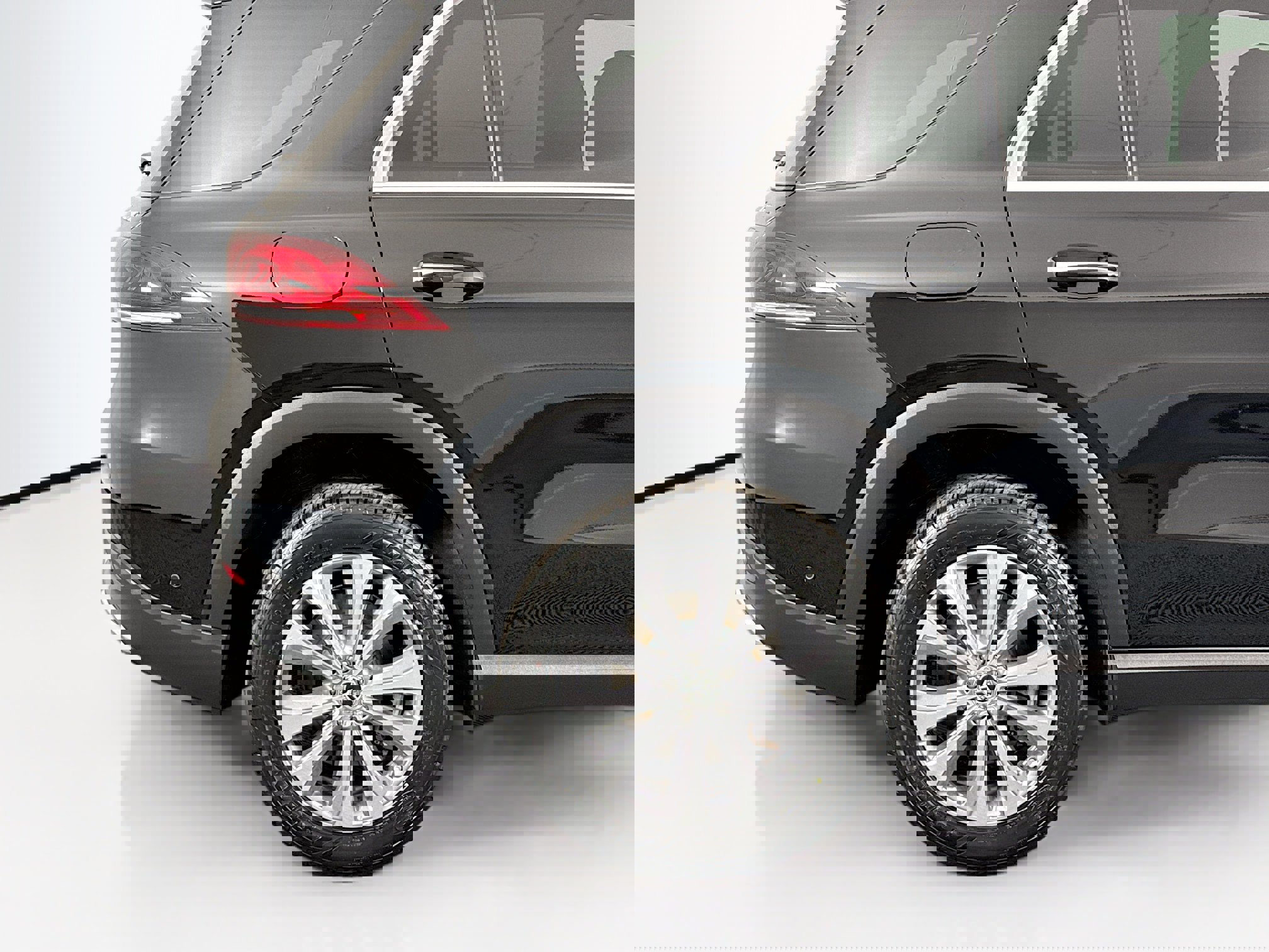 Used 2021 Mercedes-Benz GLE 450 4MATIC image 46