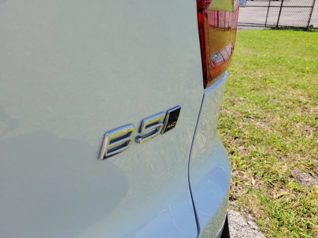 Used 2024 Volvo XC40 B5 Plus w/ Protection Package Premier AWD/4WD image 7