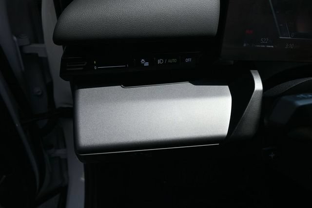 Used 2025 BMW 530i w/ Premium Package RWD image 24