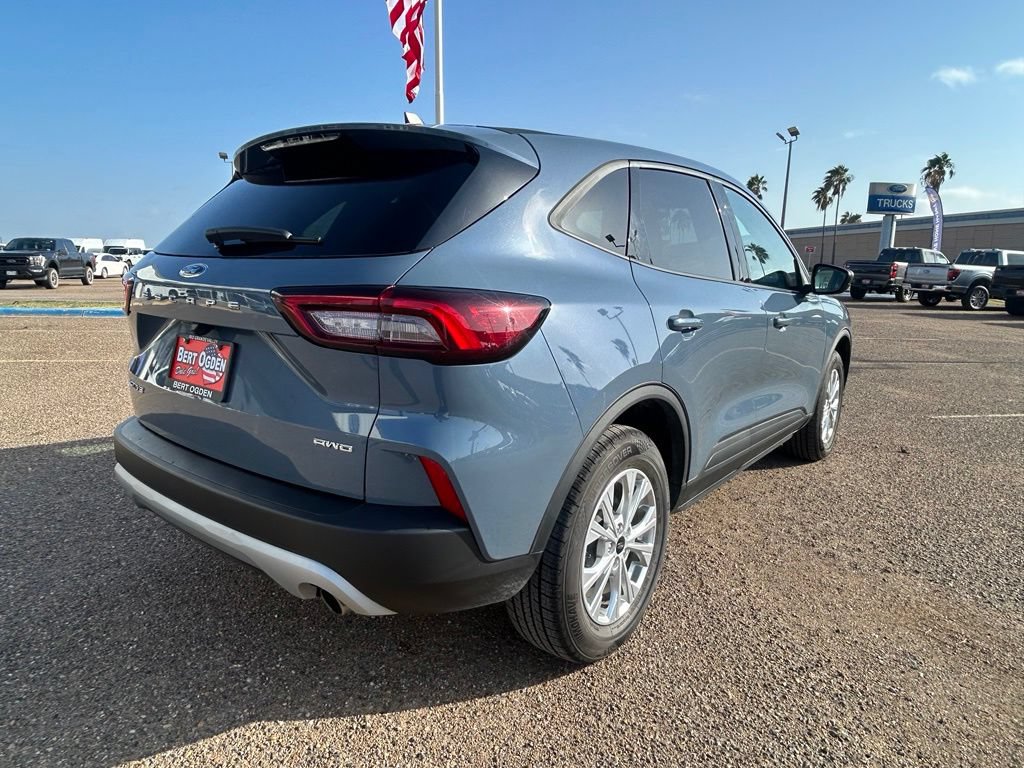 Used 2025 Ford Escape Active AWD/4WD image 6