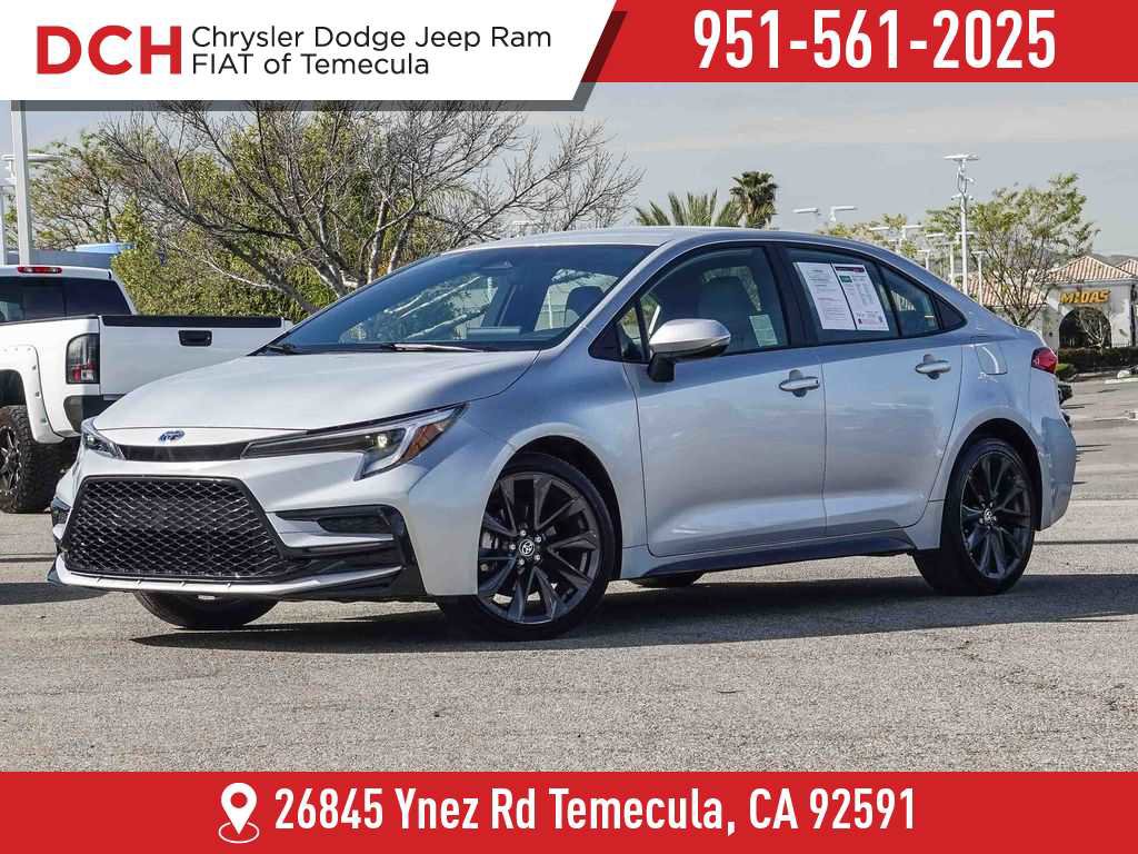 Used 2025 Toyota Corolla SE image 1