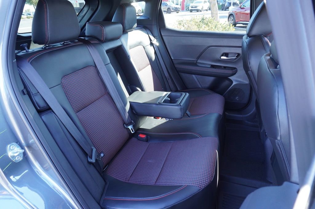 Certified 2025 Nissan Kicks SR FWD image 9