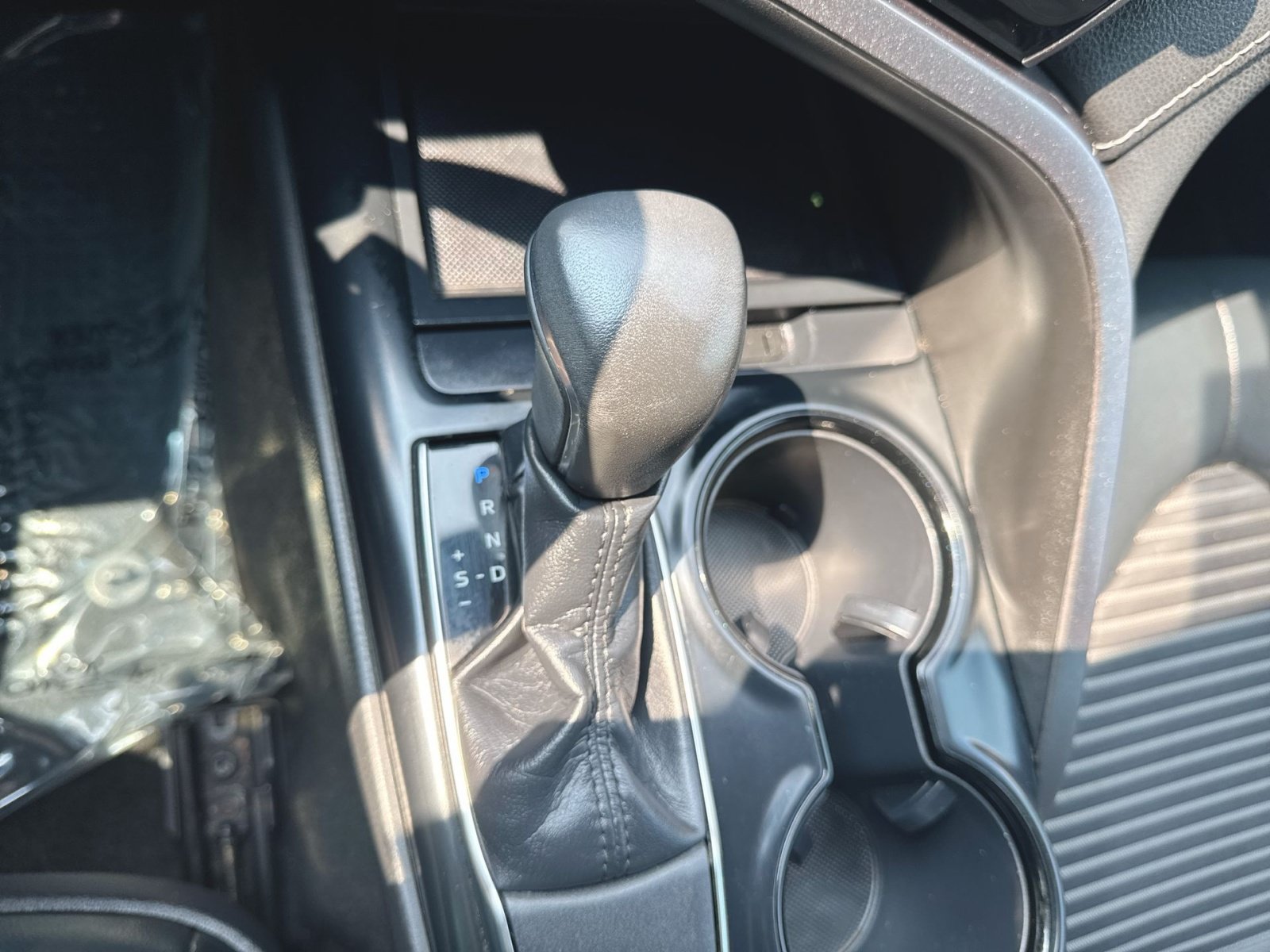 Used 2019 Toyota Camry SE FWD image 23