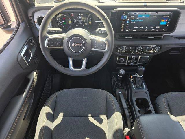 Used 2025 Jeep Wrangler Unlimited Sahara AWD/4WD image 14