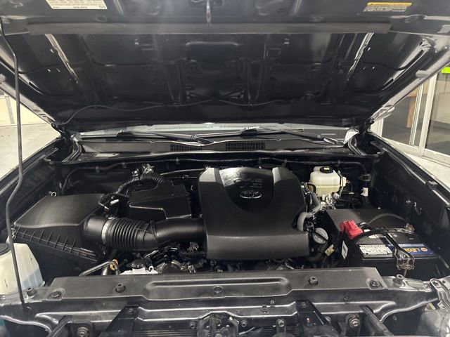 Used 2021 Toyota Tacoma TRD Off-Road w/ Technology Package AWD/4WD image 41