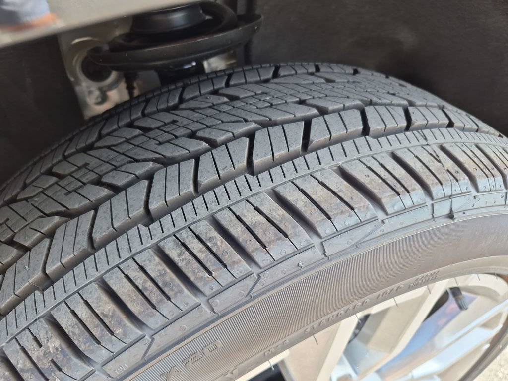 New 2027 GMC Acadia Denali w/ LPO, Floor Liner Package FWD image 16
