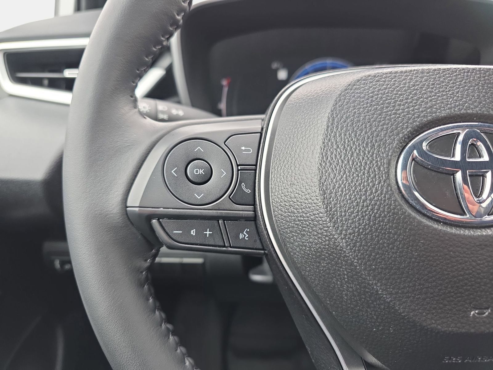 Used 2025 Toyota Corolla XSE image 16