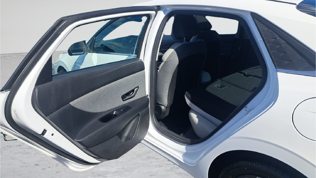 Used 2024 Hyundai Elantra Limited FWD image 23