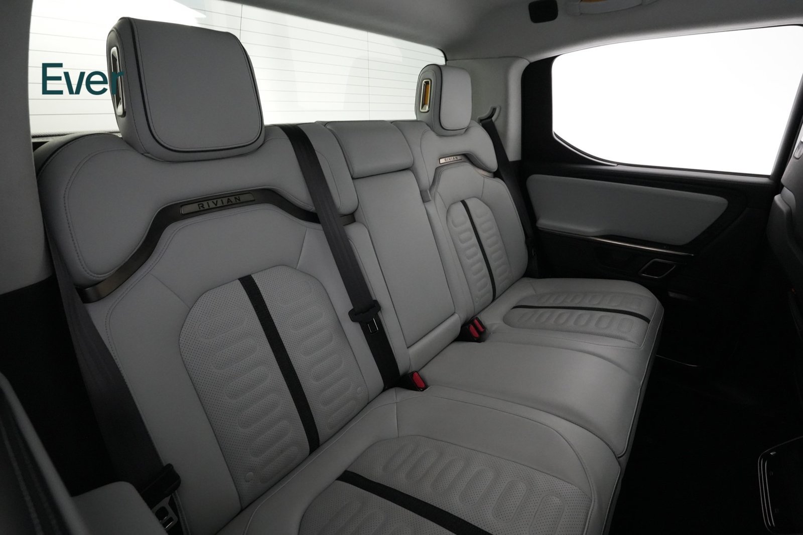 Used 2022 Rivian R1T Adventure AWD/4WD image 5