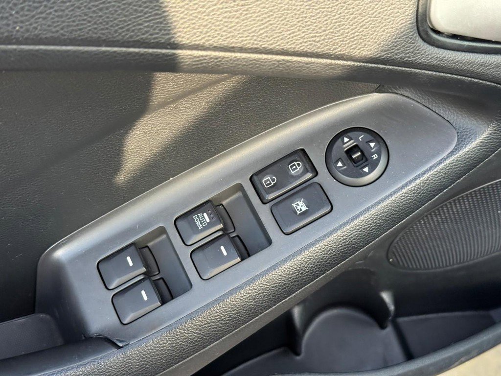 Used 2017 Kia Forte LX image 18