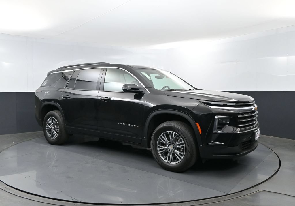 Used 2025 Chevrolet Traverse LT AWD/4WD image 3